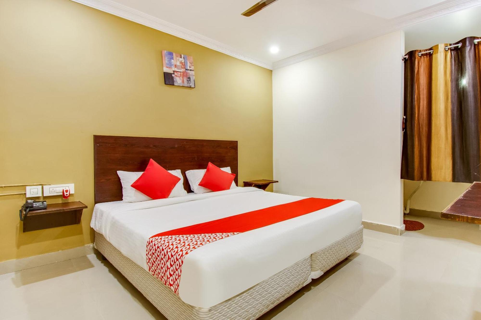 Oyo Akshaya Nest Hotel Vijayawāda Exterior foto